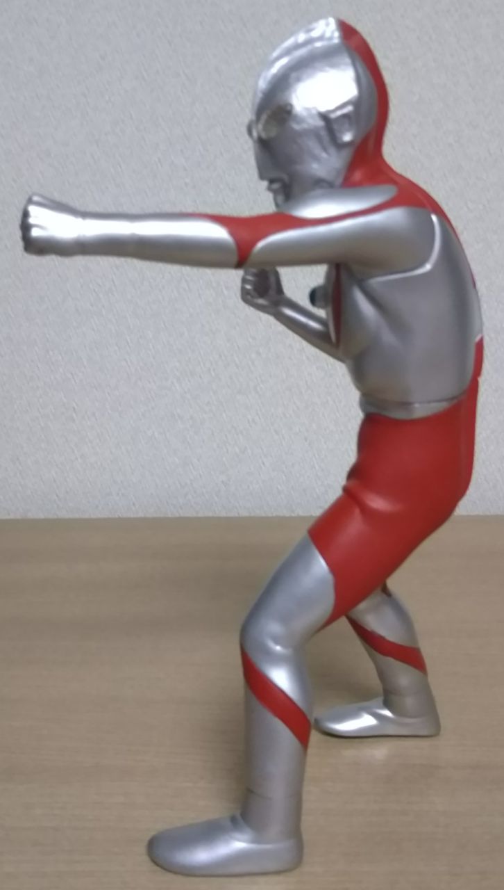 ウルトラマンシリーズ 組立式DXソフビフィギュア ～侵略者を撃て