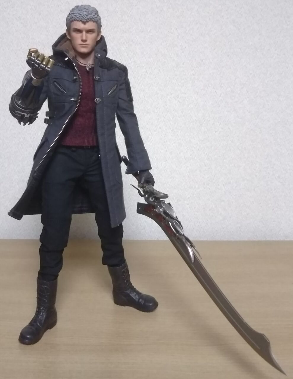 デビルメイクライ5のネロの1/6スケール可動フィギュア♪】ASMUS TOYS