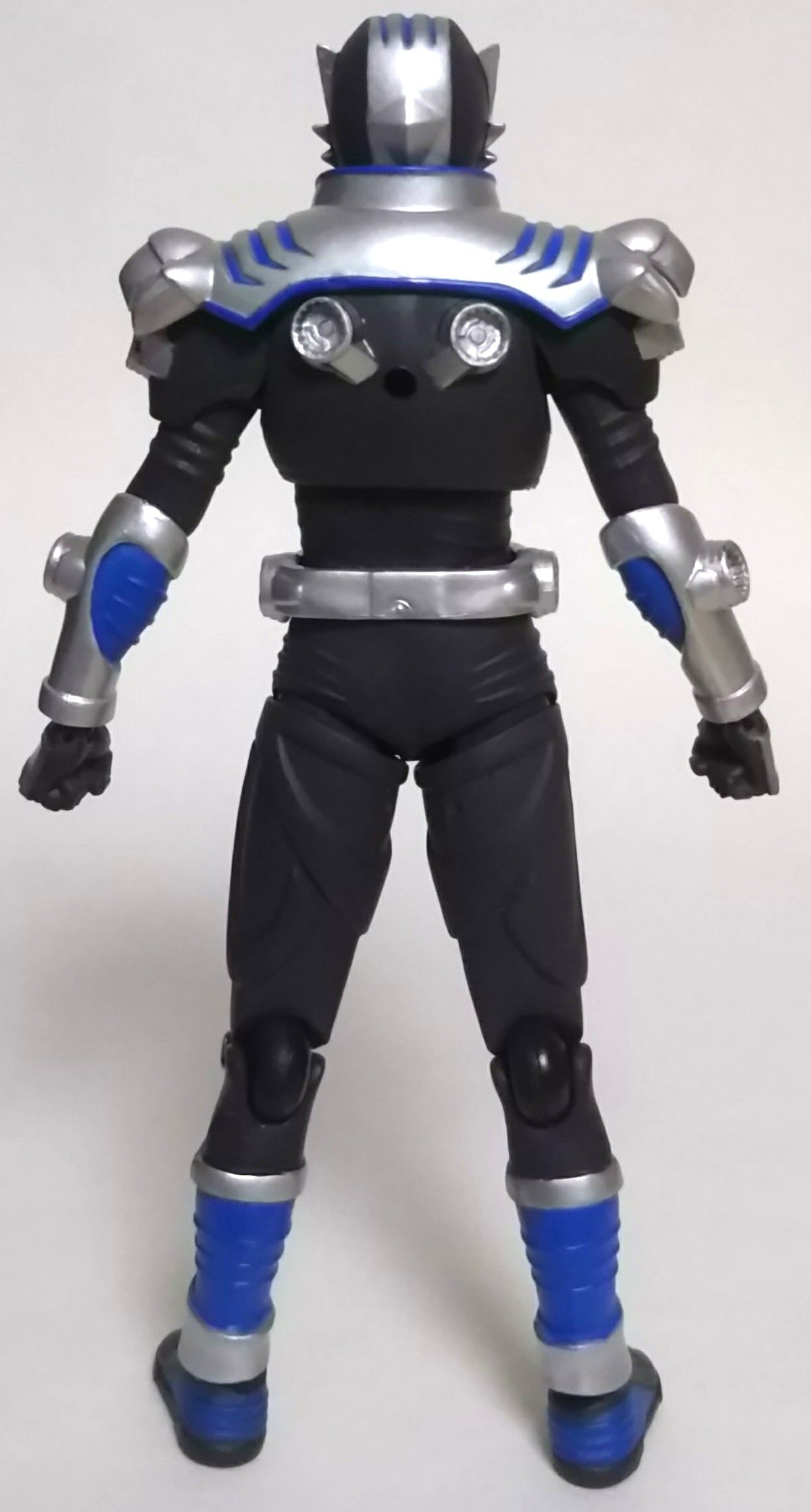 スーツ部分などに軟質素材が使われているfigma(^.^)】figma 仮面 