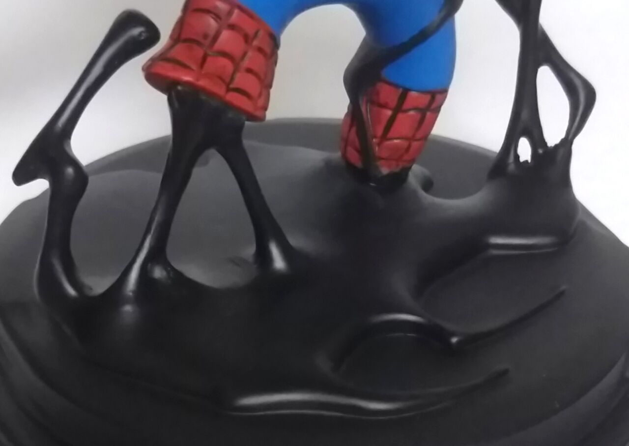 5000個限定！スパイダーマンとヴェノムのスタチュー】GENTLE GIANT