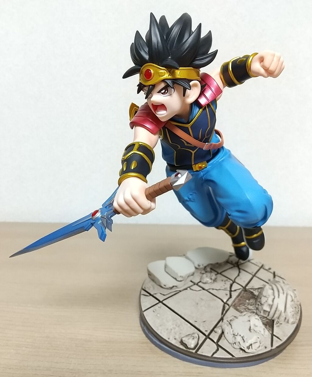LEDで竜の紋章が発光！】ドラゴンクエスト ダイの大冒険 ARTFX J ダイ