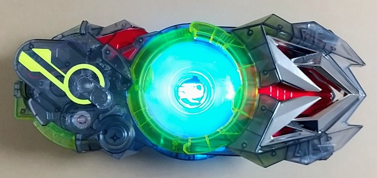仮面ライダーゼロワン DX飛電ゼロワンドライバー クリアカラー 仮面ライダーゼロワン』DX飛電ゼロワンドライバーが一部成形を