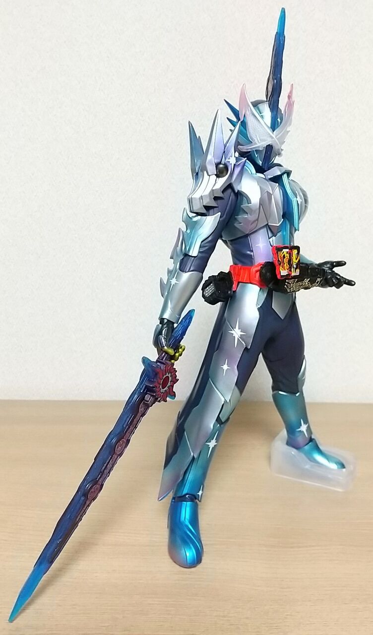 一番くじ ソフビクス A賞 仮面ライダークロスセイバー フィギュア　新品未開封 Amazon.co.jp: 【未開封品】一番くじ A賞 仮面・ライダー クロス