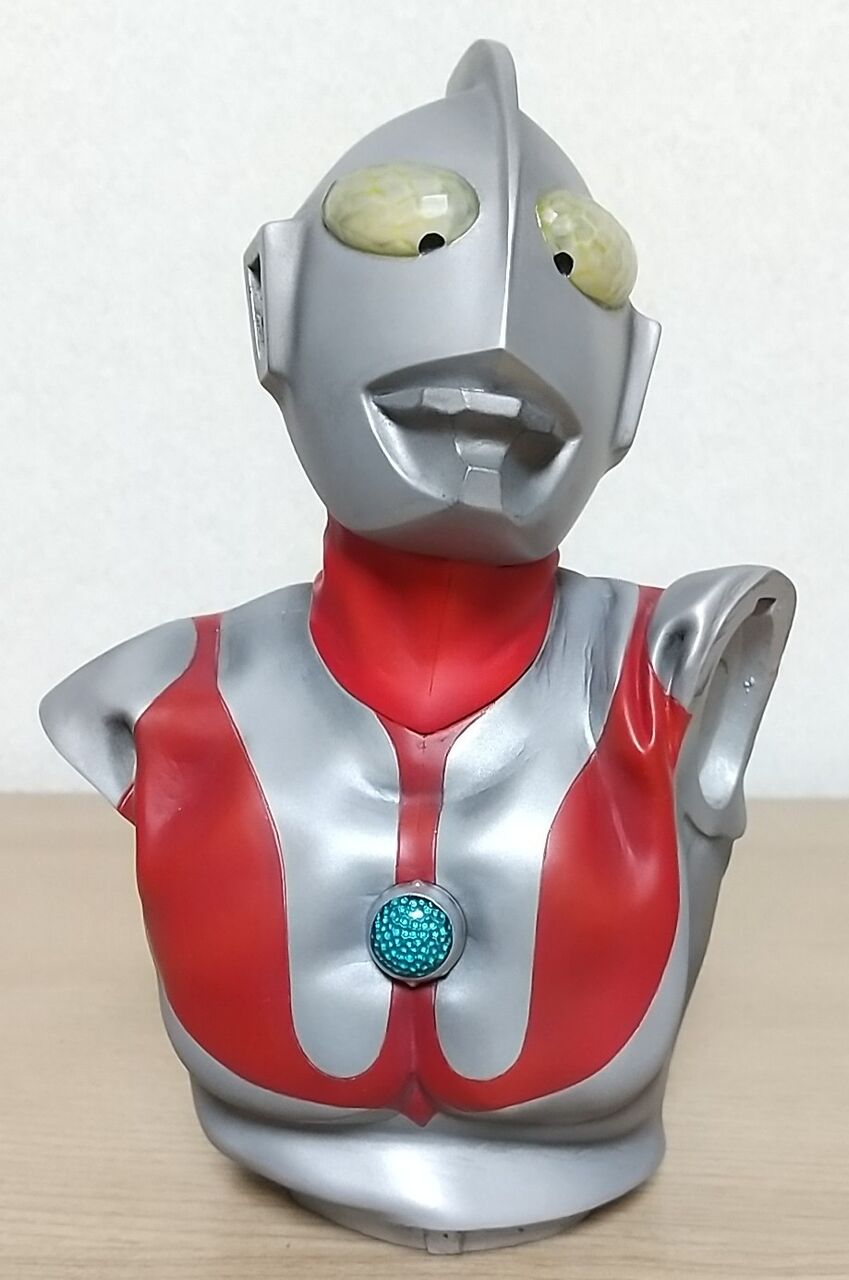 ウルトラマンの日!目とカラータイマーの明るさをリモコンで調節 ウルトラマンの日!目とカラータイマーの明るさをリモコンで調節
