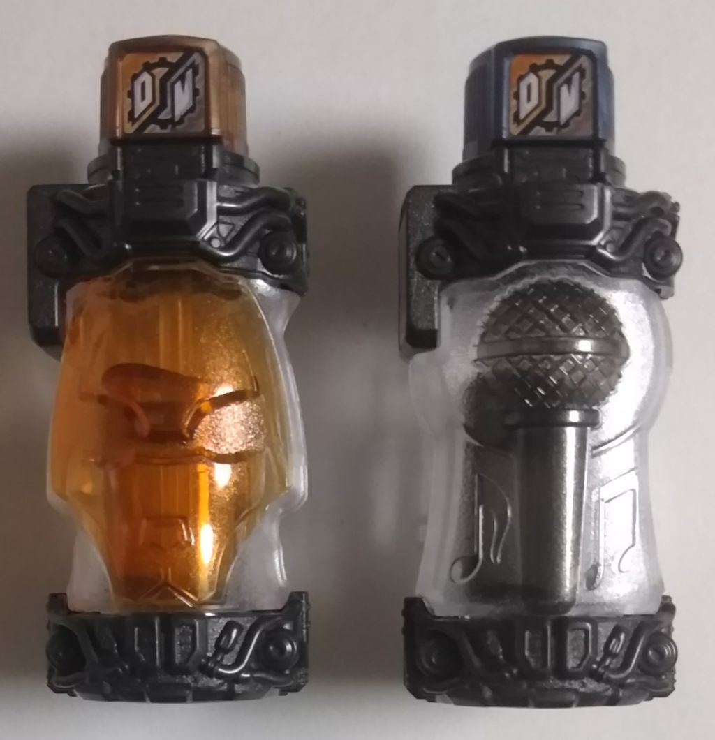 新品】DXドッグマイクフルボトルセット付 仮面ライダービルド主題歌CD