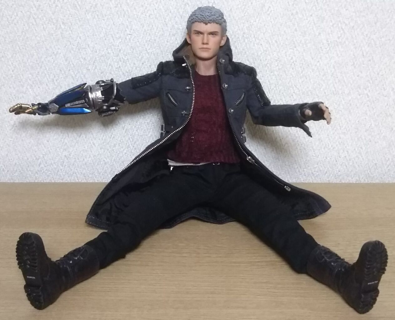 デビルメイクライ5のネロの1/6スケール可動フィギュア♪】ASMUS