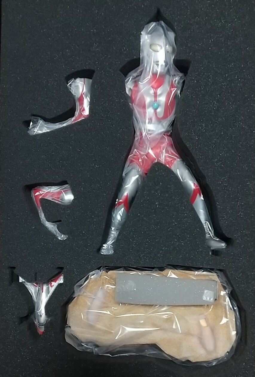 ウルトラマンの日!目とカラータイマーの明るさをリモコンで調節 ウルトラマンの日!目とカラータイマーの明るさをリモコンで調節