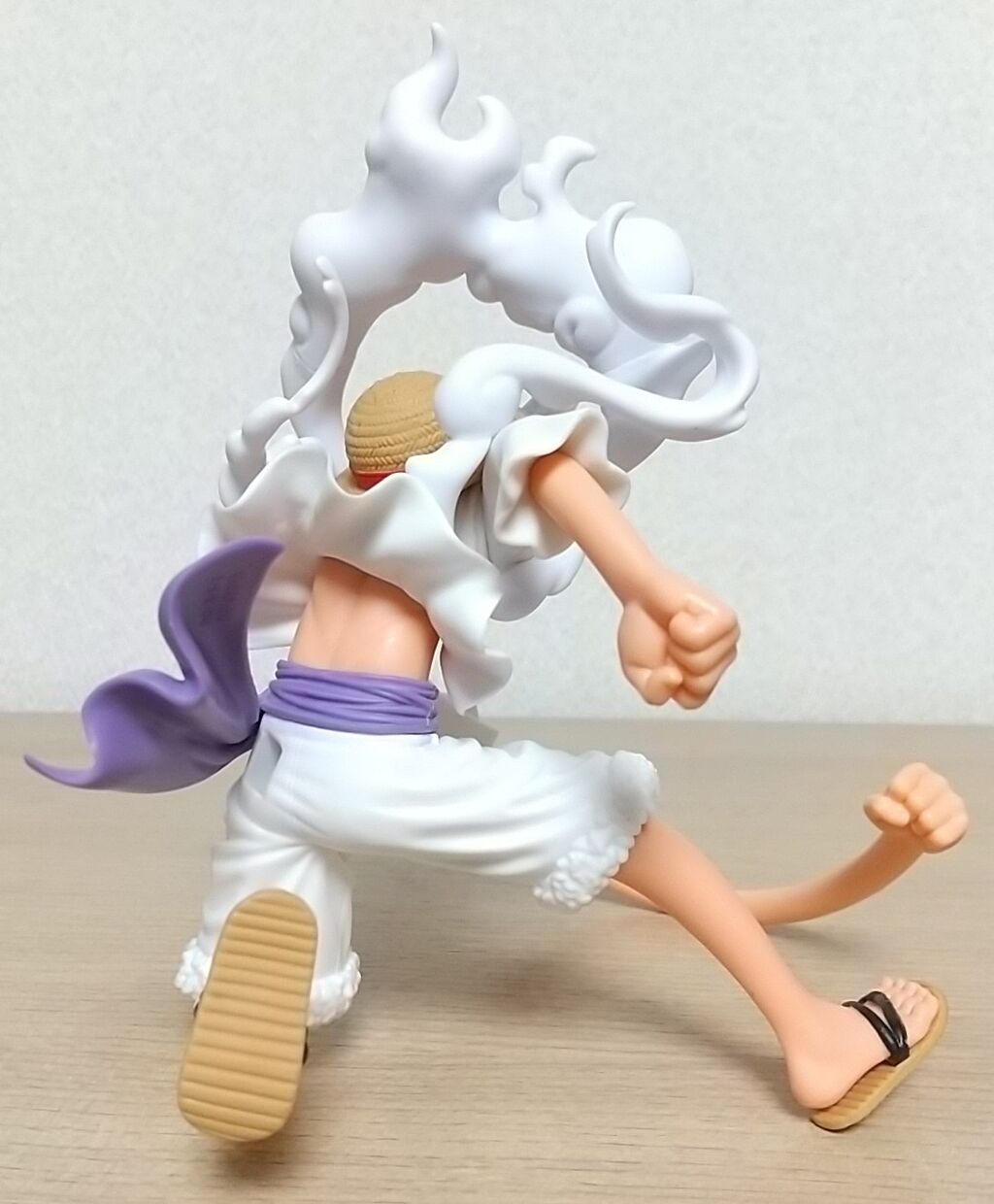 ルフィ フィギュア BATTLE RECORD COLLECTION GEAR5 Amazon.com: Banpresto - One Piece - Monkey D. Luffy Gear 5, Bandai