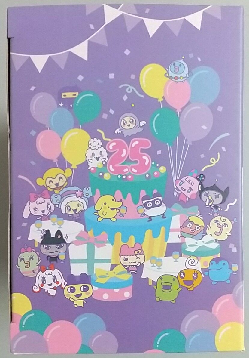 歴代キャラを網羅した25周年記念ブック付き】Tamagotchi Smart
