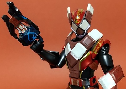 仮面ライダー　ガウ　アクションフィギュア　ヴァレン　　ギーツ　ガウ　装動 Amazon.co.jp: [バンダイ(BANDAI)] 仮面ライダーガヴ 仮面