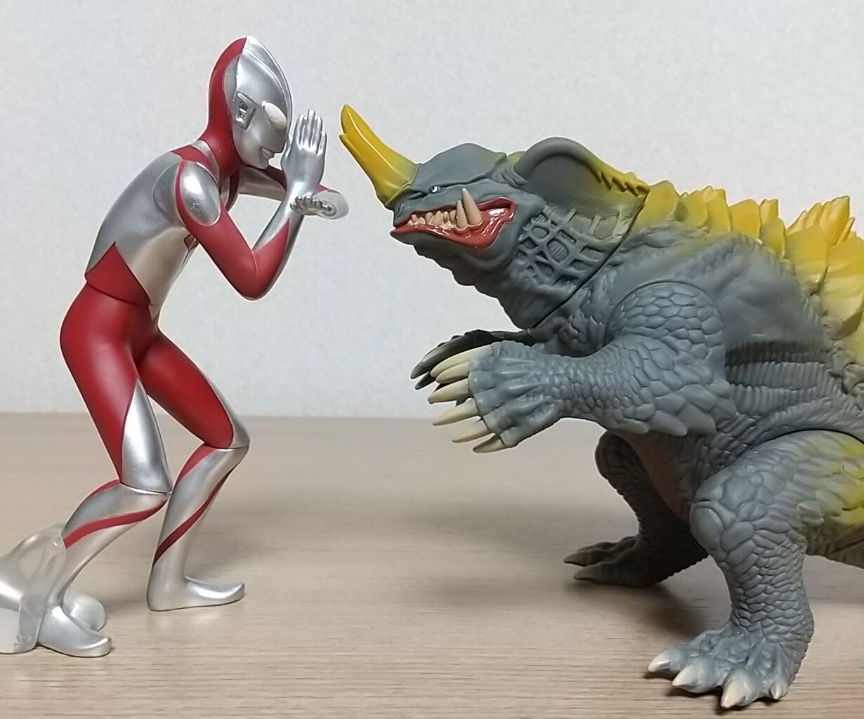 シン・ウルトラマンのスペシウム光線のソフビ】ムービー