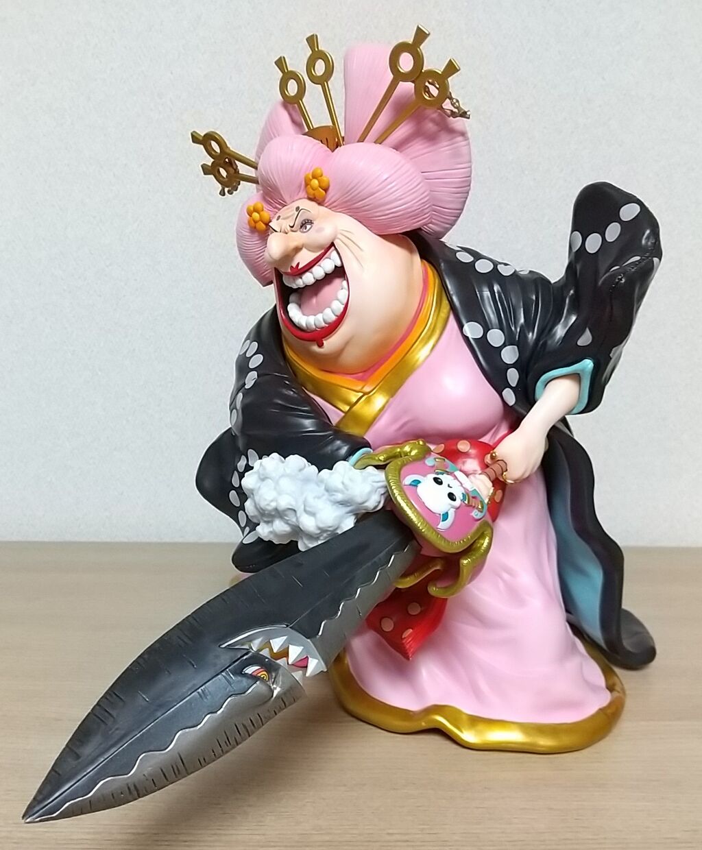 フィギュアーツZERO シャーロット・リンリン Amazon.co.jp: TAMASHII NATIONS フィギュアーツZERO ONE PIECE