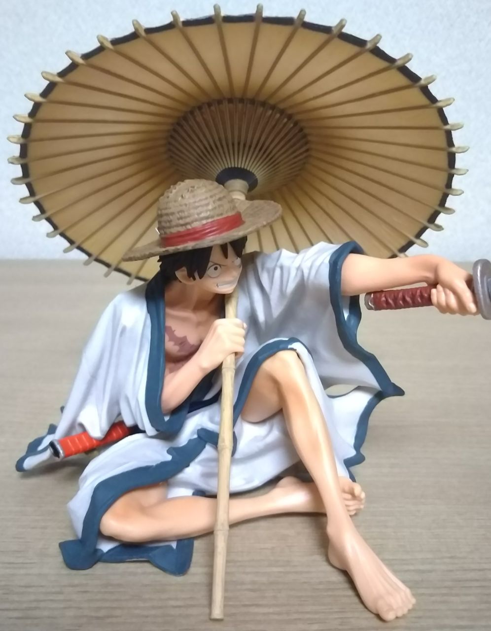 扉絵のルフィのフィギュア♪】ワンピース BANPRESTO WORLD