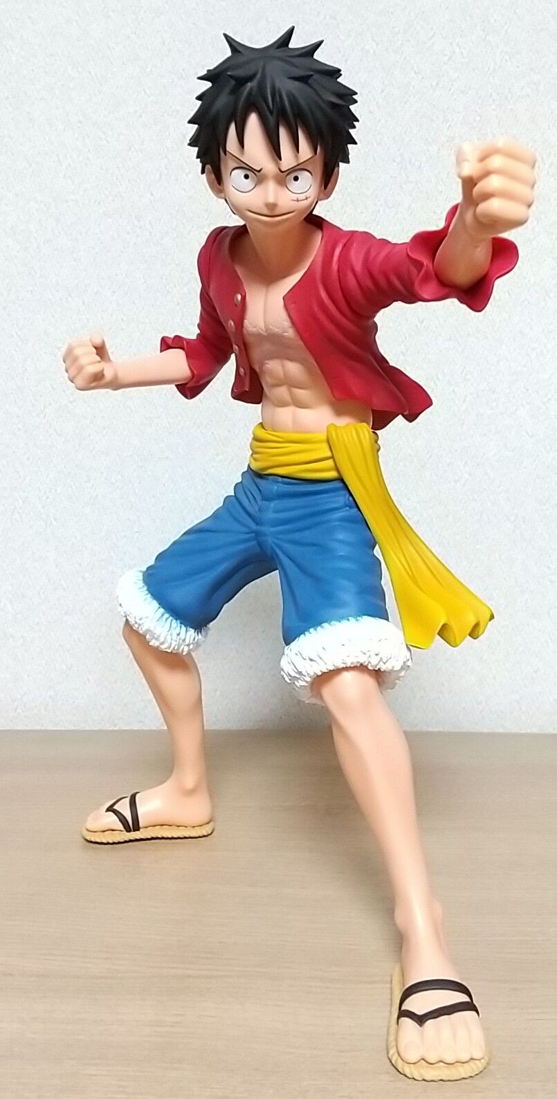 火拳銃など交換用パーツも豊富なジャンボサイズのルフィ