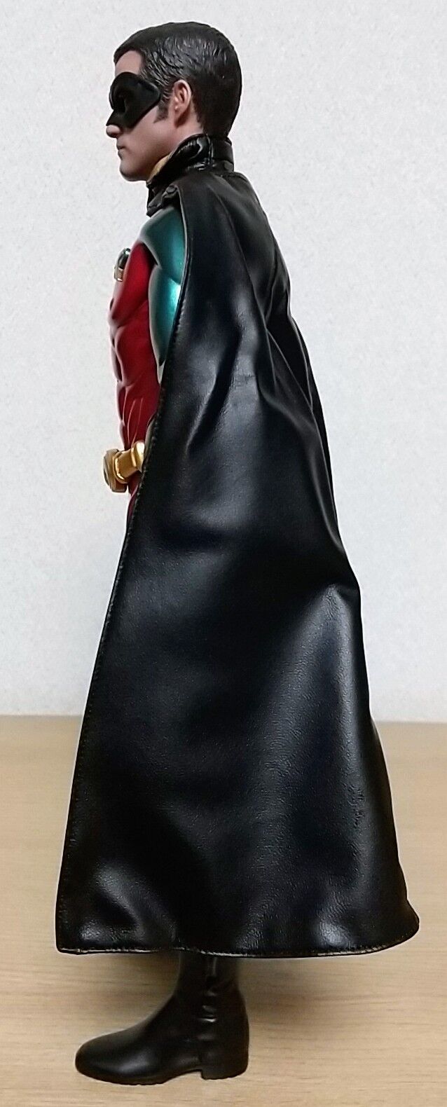 話題になったスーツをリアルに再現】HOTTOYS ムービー