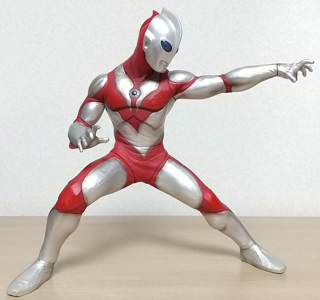 ‼️ウルトラマンパワード‼️希少 成型 レア】希少 光る 鳴る ウルトラマンパワード DX バンダイ 560