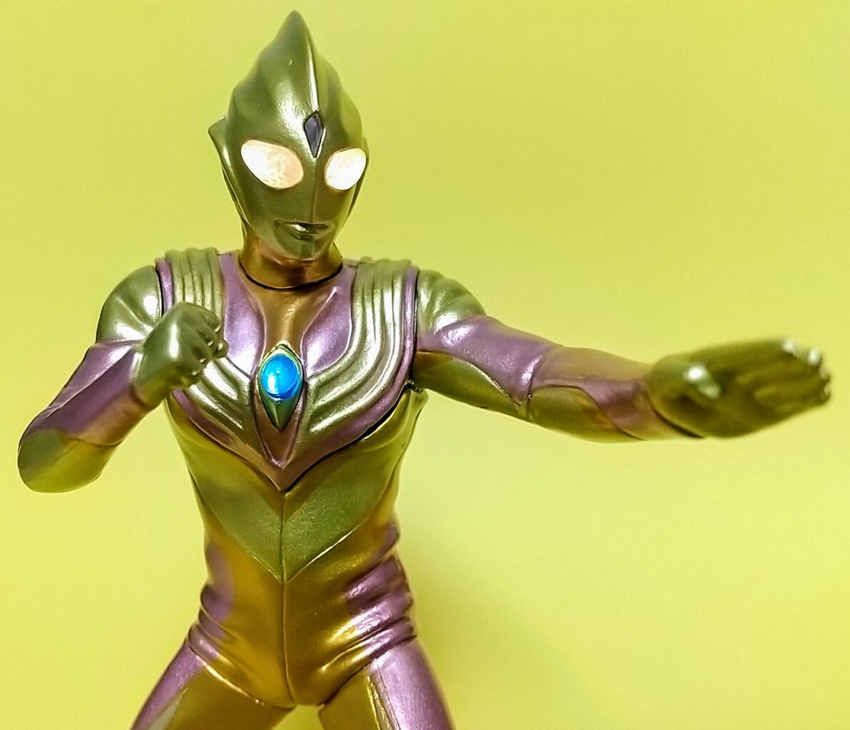 ウルトラマン ティガ HYPER HOBBY誌上 限定　ゴールドラメ 台座無し ウルトラマン ティガ HYPER HOBBY誌上 限定 ゴールドラメ 台座