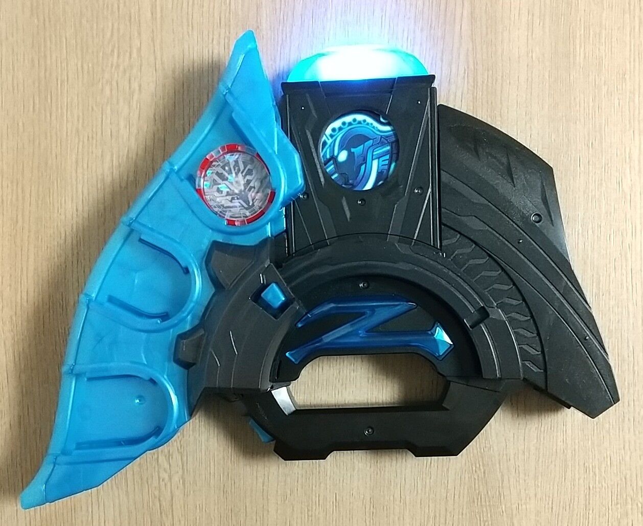 台詞100種類以上、主題歌、BGMも収録のベスト版な内容！】ウルトラマン