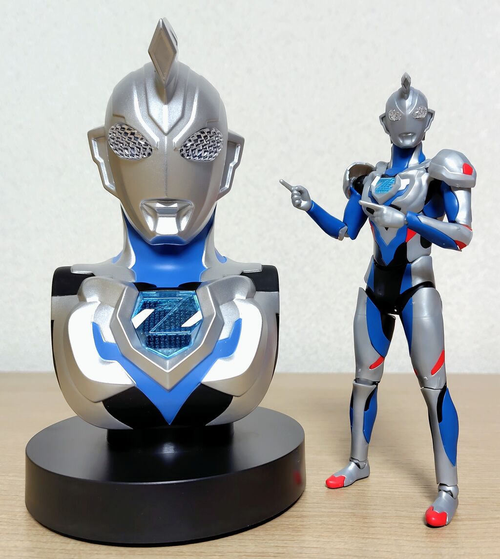 目とカラータイマーが発光】ウルトラマンZ 胸像ライト : Chaos☆Hobby