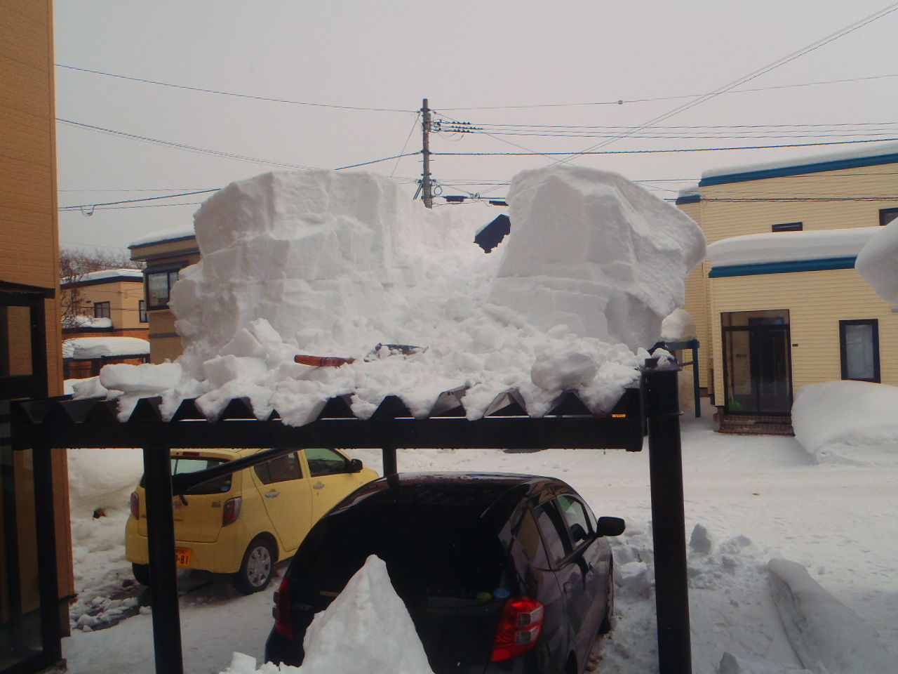 今日は 念のため カーポートの雪降ろし 疲れました ランニング生活