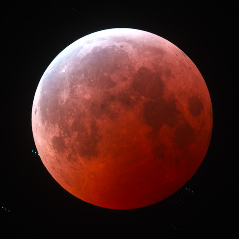 皆既月食中の天王星食.2022.11.08.のぼうの星天文台のほとり