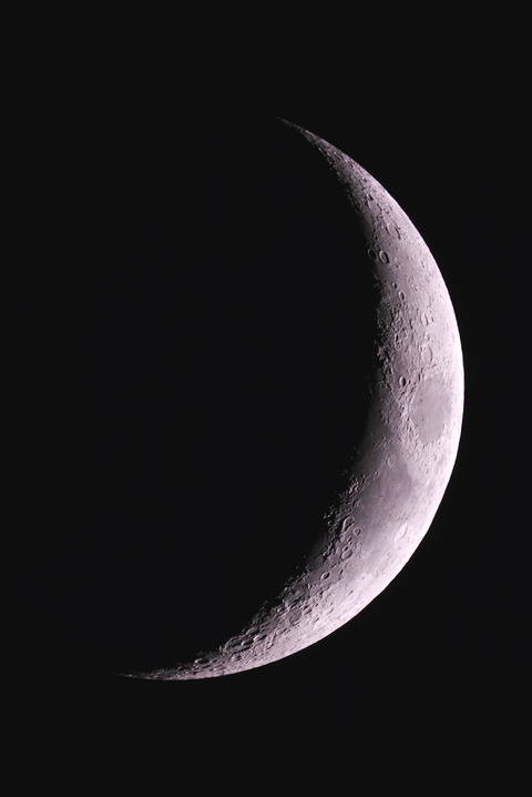 月齢4.1のお月様.2024.12.05.WebⅦ