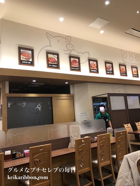 Inside-the-store(2)