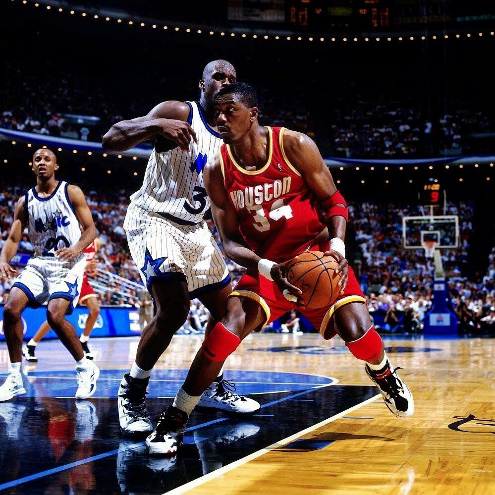 Nba 華麗なるドリームシェイクで最強を手にした男 アキーム オラジュワン Nbaスポーツ速チャン Nba 華麗なるドリームシェイクで最強を手にした男 アキーム オラジュワン Nbaスポーツ速チャン