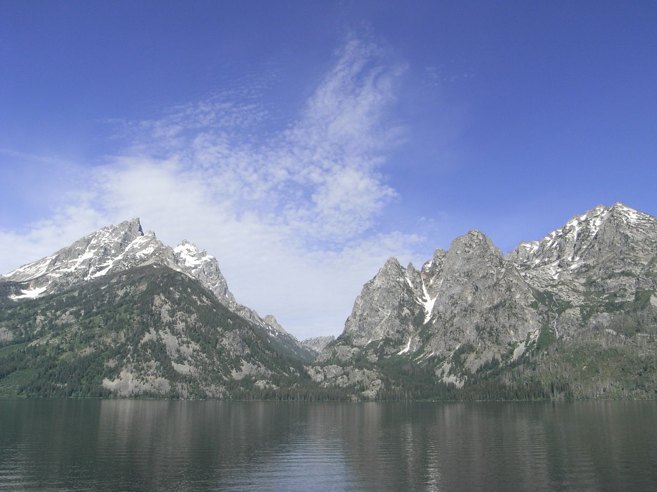 イエローストーン グランドティトン国立公園旅行記 ３ 日の出 逆さティトンの絶景 夢は枯れ野を