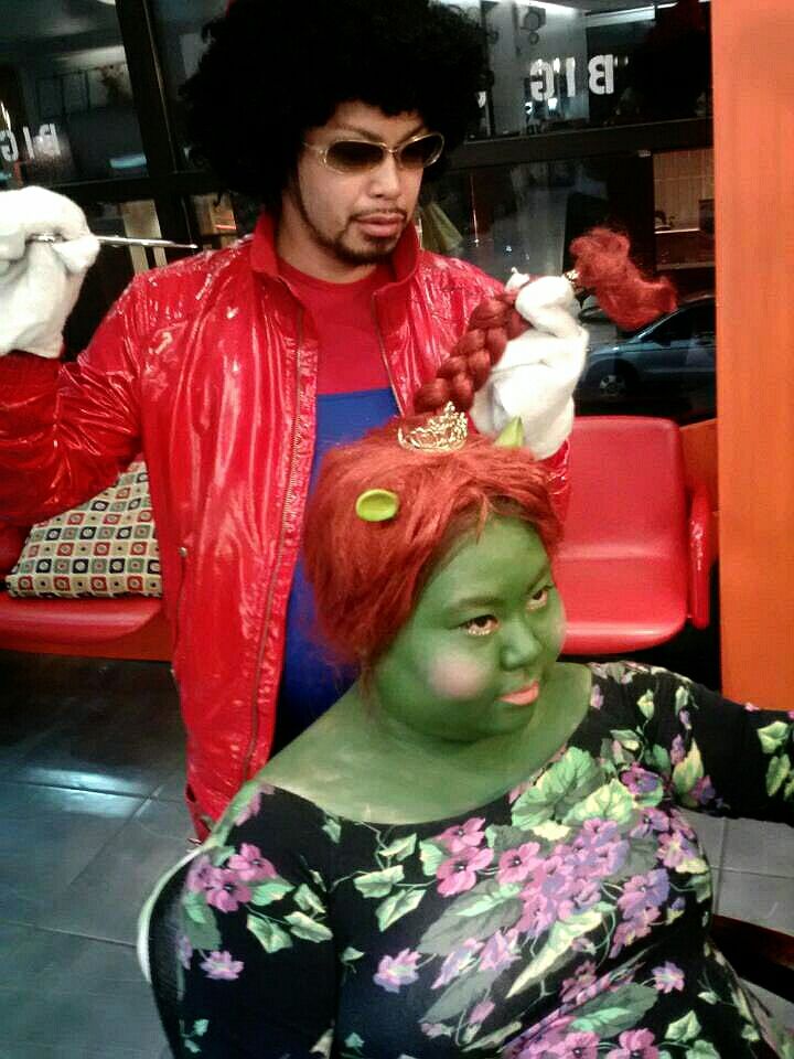 マリオがフィオナ姫をカットする ハロウィンコスチュームでヘアカット アムステルダムの日本人美容師による適当ブログ そこにヒョウ柄がある限り マリオがフィオナ姫をカットする ハロウィンコスチュームでヘアカット アムステルダムの日本人美容師による適当ブログ そこにヒョウ柄がある限り