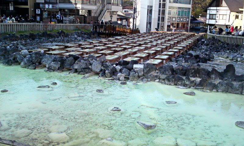 草津温泉の名所 湯畑 です 群馬県草津町 遊々 湯ったり ぶらり旅 ゆゆぶ 草津温泉の名所 湯畑 です 群馬県草津町 遊々 湯ったり ぶらり旅 ゆゆぶ