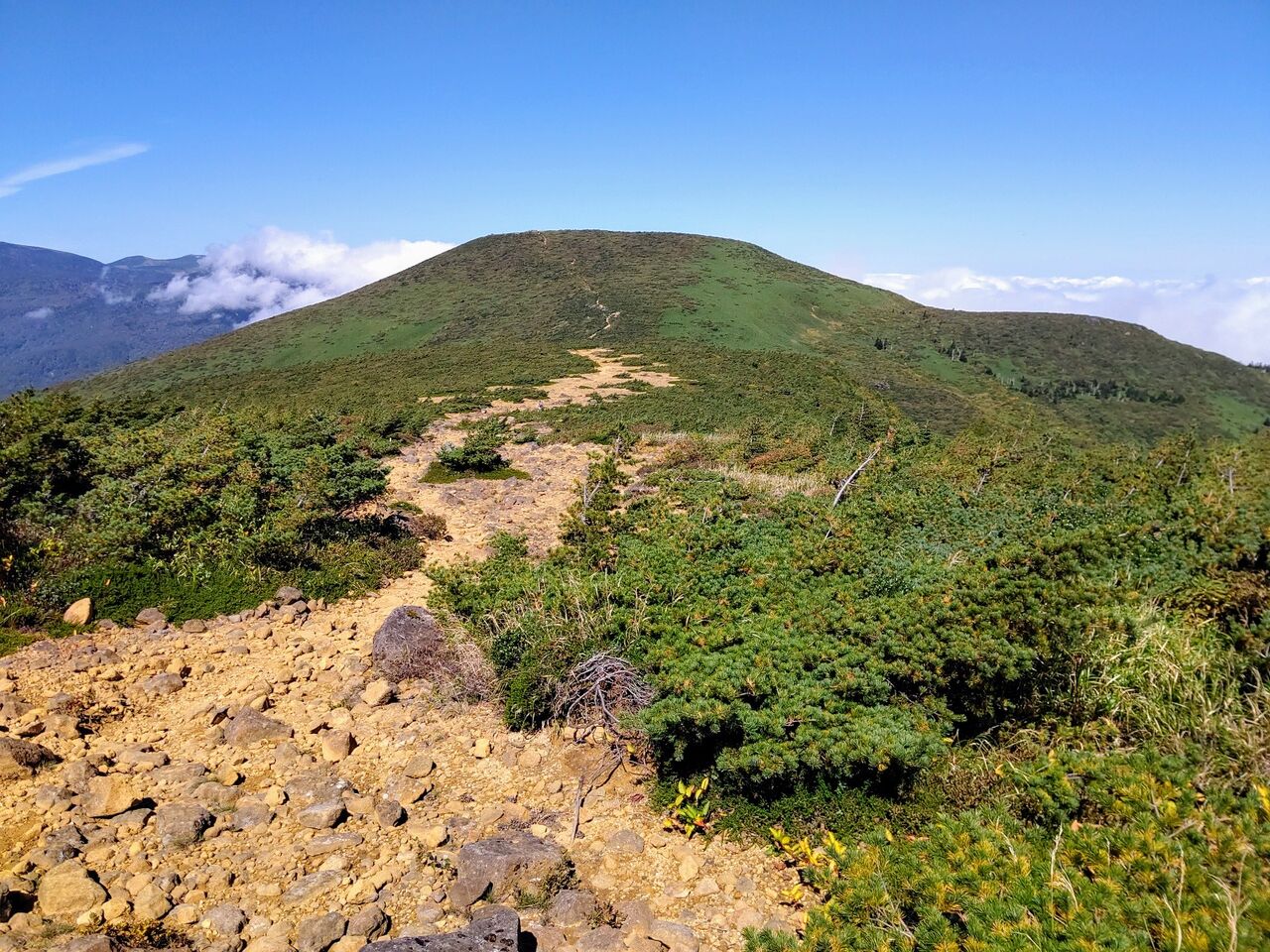 安達太良山登山2020 ４ 紅葉の箕輪山に迫る 福島県二本松市 遊々 湯ったり ぶらり旅 ゆゆぶ