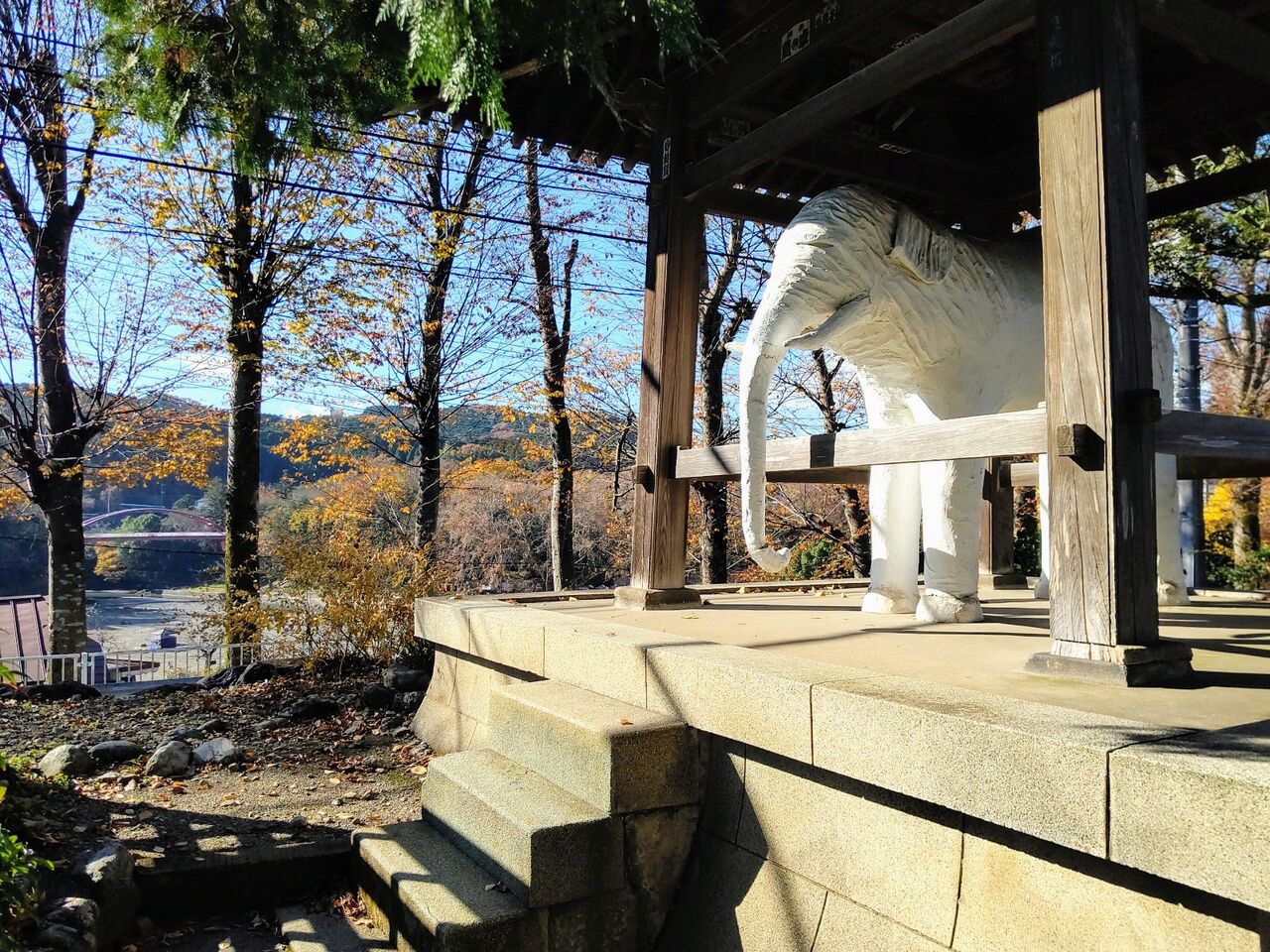 観音寺 3 象の像と眺め ヤマノススメ聖地巡礼 埼玉県飯能市 遊々 湯ったり ぶらり旅 ゆゆぶ 観音寺 3 象の像と眺め ヤマノススメ聖地巡礼 埼玉県飯能市 遊々 湯ったり ぶらり旅 ゆゆぶ