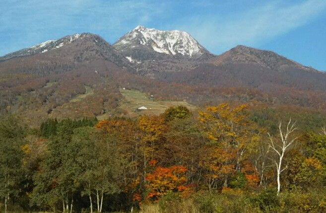 妙高山の見える いもり池 と紅葉と芭蕉苑の足湯 池の平温泉 新潟県妙高市 遊々 湯ったり ぶらり旅 ゆゆぶ