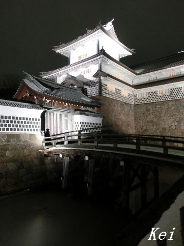 夜の金沢城ライトアップ ２ 橋爪門続櫓 五十間長屋 菱櫓 河北門 石川県金沢市 モモイロゴタイロー 戦国鍋ｔｖより 遊々 湯ったり ぶらり旅 ゆゆぶ