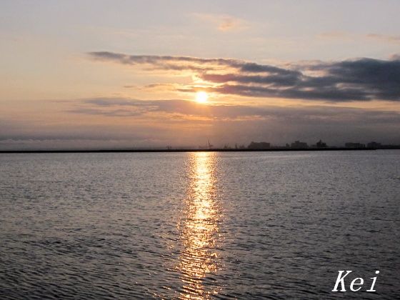 釧路の夕日 2 世界三大夕日 釧路港と 沈む夕日 北海道釧路市 ゆる山 湯ったり ぶらり旅 ゆゆぶ