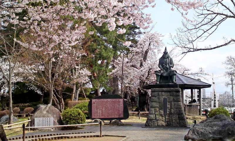桜満開今でしょの上杉神社 松が岬公園 ２ 昼間の桜も良いけど夜もでしょ 山形県米沢市 遊々 湯ったり ぶらり旅 ゆゆぶ