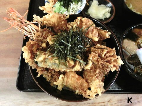 久喜のデカ盛り店「うどんそば処 奥会津」（2）たのしみ天丼 ［埼玉県