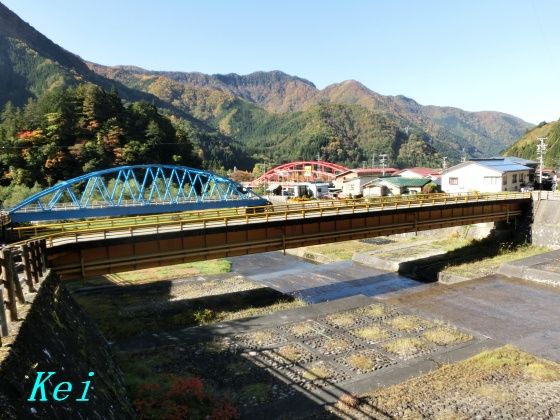 紅葉の奥飛騨温泉郷 栃尾温泉 1 ３つの橋と洞谷 桜の紅葉 ちょっと良い場所 岐阜県高山市 遊々 湯ったり ぶらり旅 ゆゆぶ