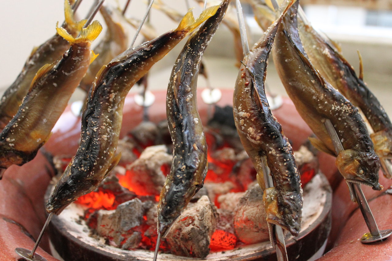 鮎の塩焼き 炭火でじっくりと 和えびのわっ 誰得 なブログ