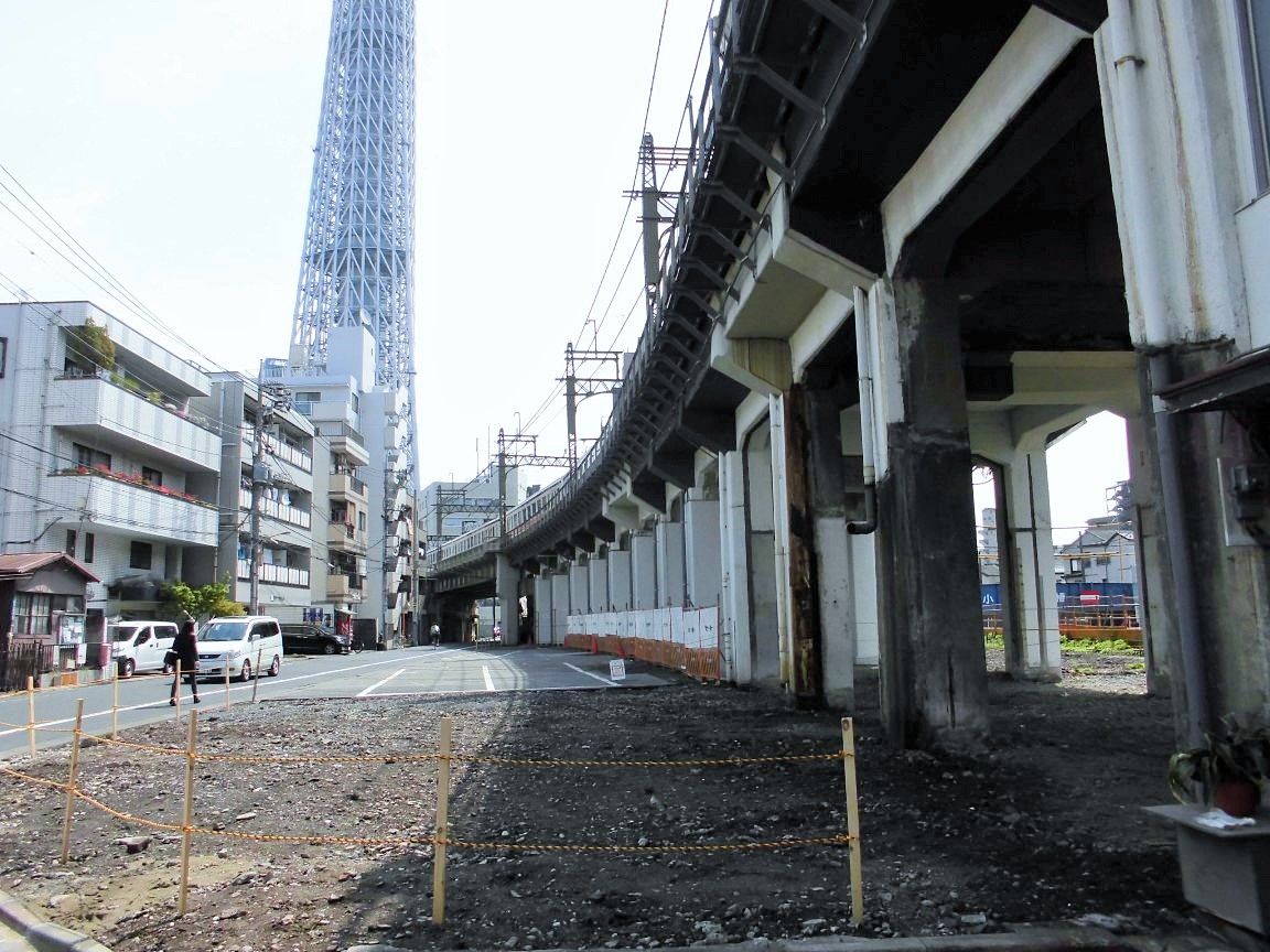 東武線高架下工事続く 北十間川堤防工事 押上 曳舟周辺の工事と風景