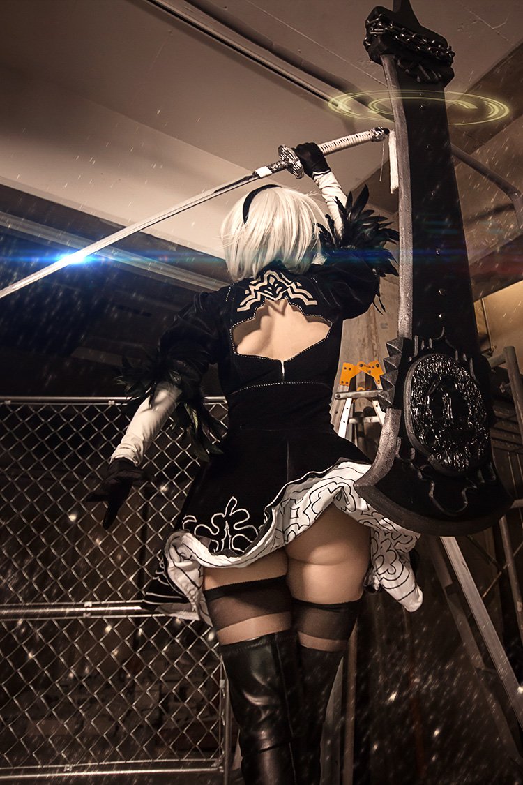 いい この2bコスプレイヤーの尻 エ すぎだろw ニュースコントローラー