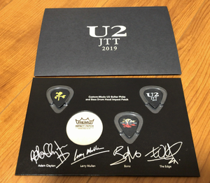 191208-U2Photo3Goods