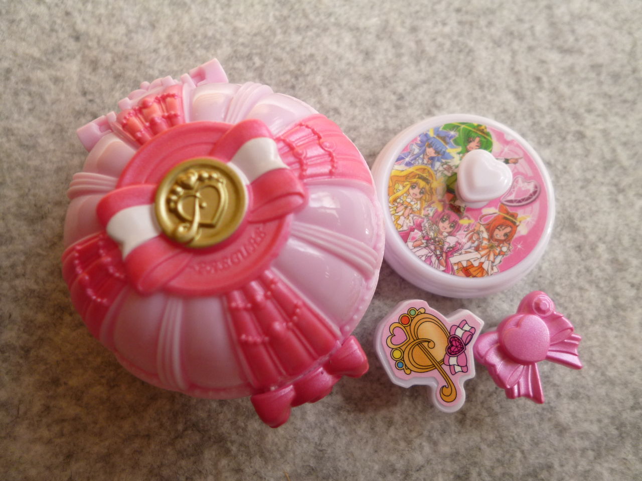 レインボーバーストなりきりプリキュアのガチャポン 毛糸玉工房