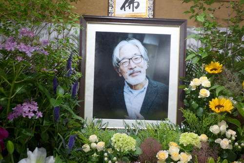 金澤一弘さんを丸尾焼ギャラリー饗宴で野辺送る！2023年5月23日夜、お通夜！