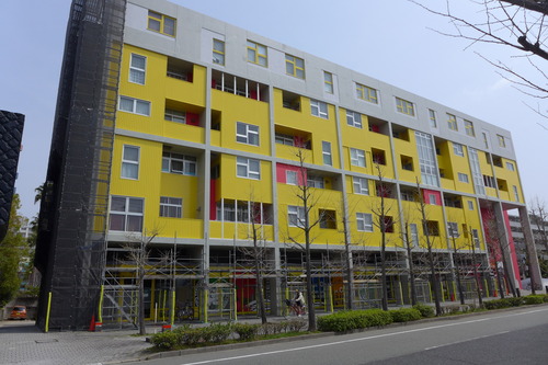 20240331マークマック棟スラブ棟も足場が外されている！