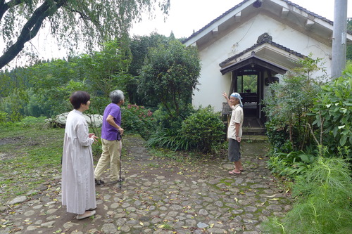 台風6号過ぎ去りし後、巡りの里くらまどギャラリー早瀬家へ歌人の川野先生、音楽家の流水彩子さんをご案内しました！