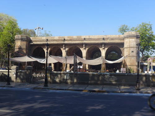 20260307歩け歩け高地バンガロールから一路航空機にてインド北西のユネスコ世界文化遺産・歴史都市ならびに近代建築群を誇るアーメダバードへ（その１）