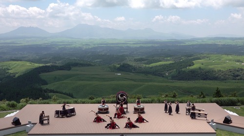 是永幹夫さんより「天空の展望公園 野外劇場TAOの丘」の壮大な写真が届きました！