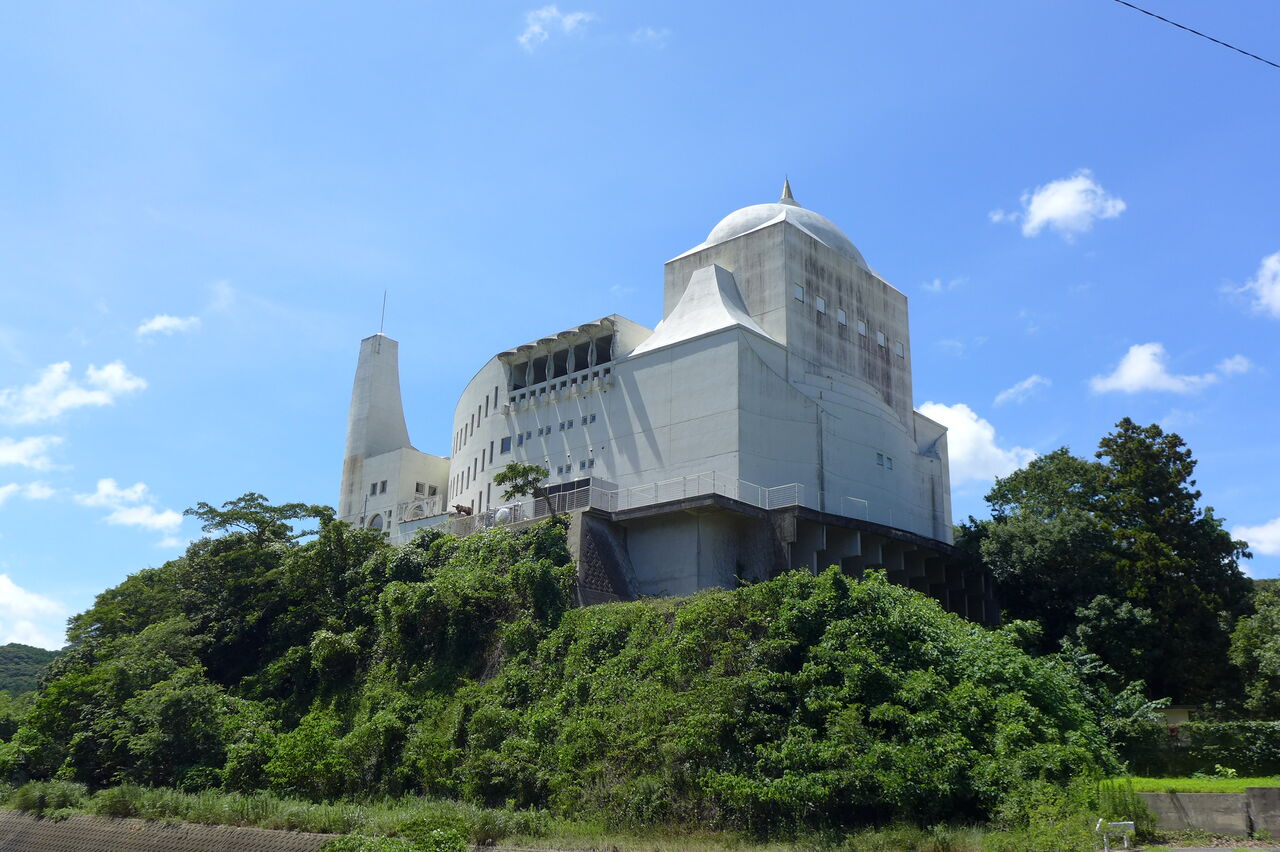 久しぶりの対馬へ（その7）豊玉文化の郷再訪。建築家渡辺豊和による